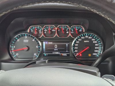 2018 Chevrolet Suburban — photo 10 view