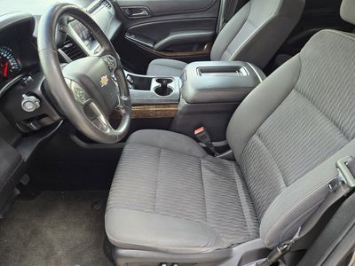 2018 Chevrolet Suburban — photo 8 view
