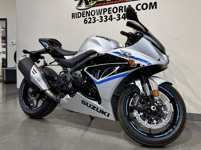 2025 Suzuki GSX-R1000 in SILVER — front three-quarter view