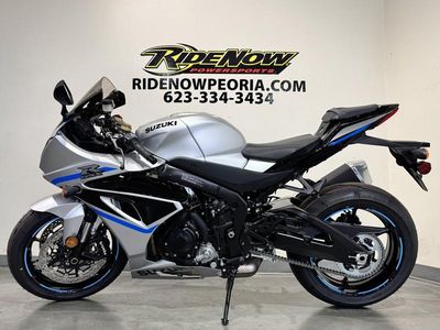 2025 Suzuki GSX-R1000 — photo 8 view