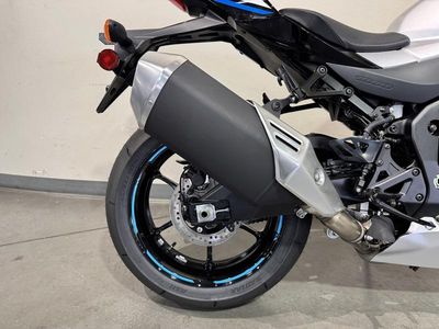 2025 Suzuki GSX-R1000 — photo 15 view