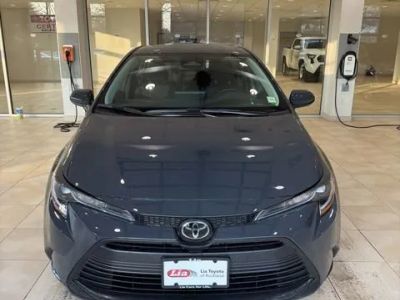 2025 Toyota Corolla LE - Photo 10