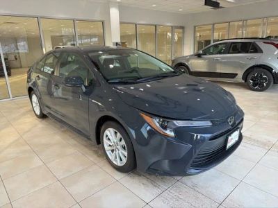 2025 Toyota Corolla LE - Photo 9