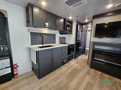 2027 Forest River RV Surveyor Legend — photo 10 view