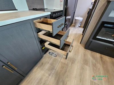2027 Forest River RV Surveyor Legend — photo 16 view