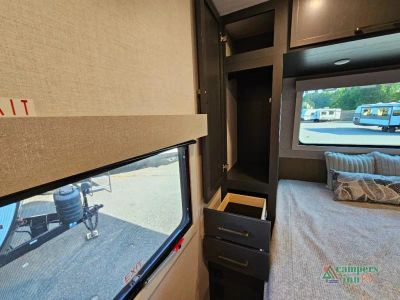 2027 Forest River RV Surveyor Legend — photo 42 view
