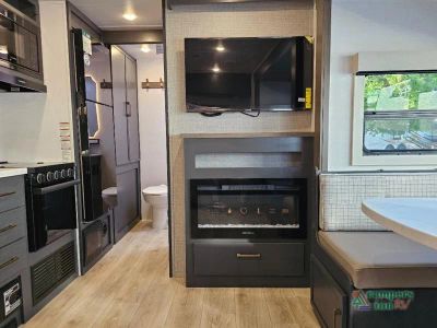 2027 Forest River RV Surveyor Legend — photo 25 view