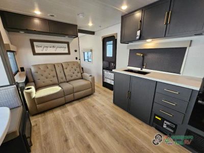 2027 Forest River RV Surveyor Legend — photo 12 view