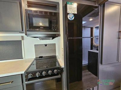 2027 Forest River RV Surveyor Legend — photo 18 view