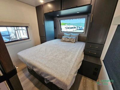 2027 Forest River RV Surveyor Legend — photo 39 view
