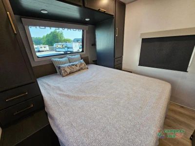 2027 Forest River RV Surveyor Legend — photo 40 view