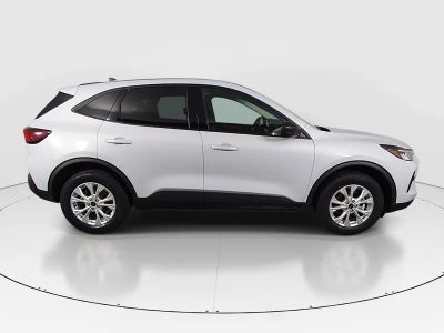 2025 Ford Escape — photo 8 view