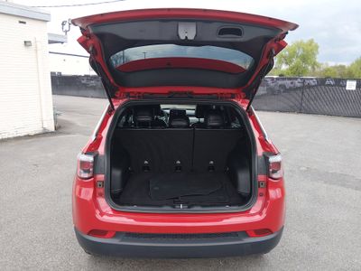 2024 Jeep Compass — photo 11 view