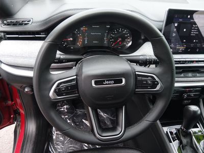 2024 Jeep Compass — photo 12 view