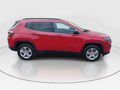 2024 Jeep Compass — photo 8 view