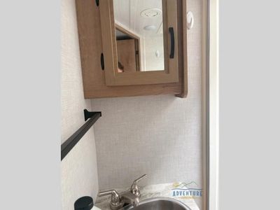 2021 Winnebago Industries Towables Micro Minnie — photo 11 view