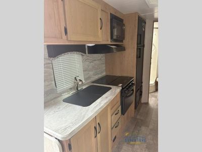 2021 Winnebago Industries Towables Micro Minnie — photo 8 view