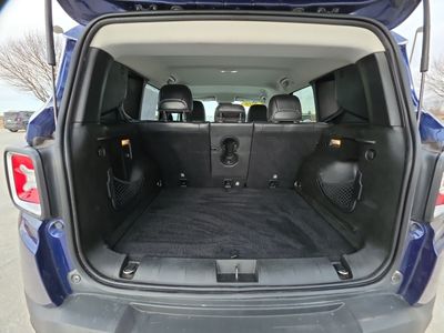 2017 Jeep Renegade — photo 17 view