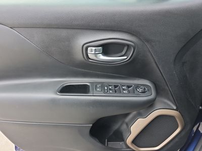 2017 Jeep Renegade — photo 20 view