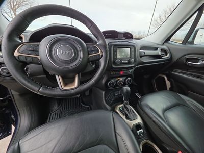 2017 Jeep Renegade — photo 12 view