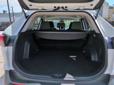 2025 Toyota RAV4 Hybrid - Photo 13