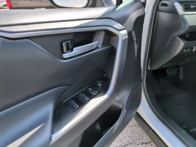 2025 Toyota RAV4 Hybrid - Photo 15
