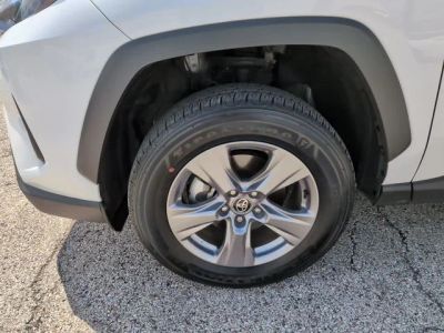 2025 Toyota RAV4 Hybrid - Photo 9