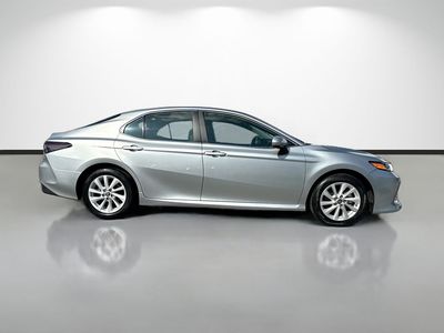 2024 Toyota Camry - Photo 2