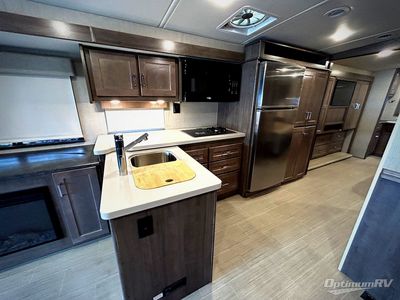 2022 Winnebago Adventurer — photo 11 view