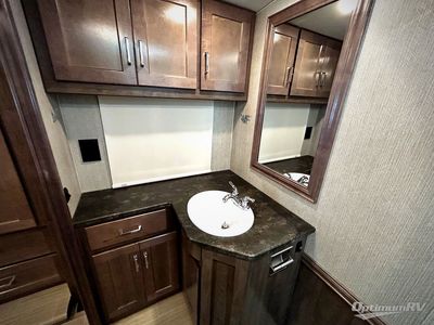 2022 Winnebago Adventurer — photo 21 view