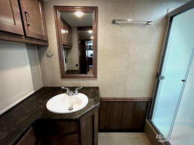 2022 Winnebago Adventurer — photo 20 view
