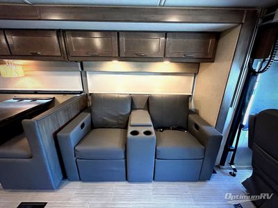 2022 Winnebago Adventurer — photo 12 view