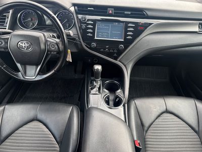 2019 Toyota Camry - Photo 3