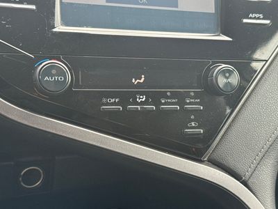 2019 Toyota Camry - Photo 20