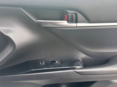 2019 Toyota Camry - Photo 17