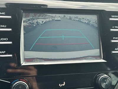 2019 Toyota Camry - Photo 19