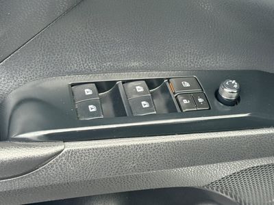 2019 Toyota Camry - Photo 13