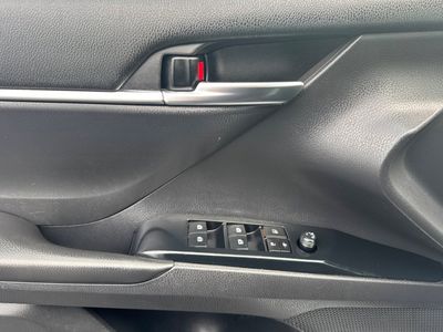 2019 Toyota Camry - Photo 12
