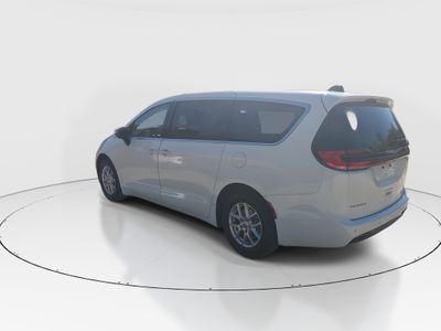2023 Chrysler Pacifica — detail view
