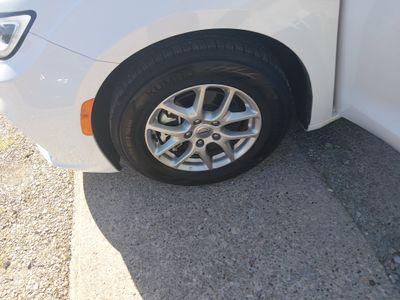 2023 Chrysler Pacifica — photo 10 view