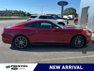 2015 Ford Mustang — detail view