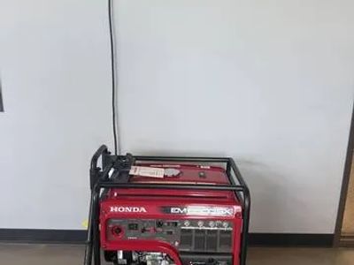 2023 Honda Power EM6500SX — front three-quarter view