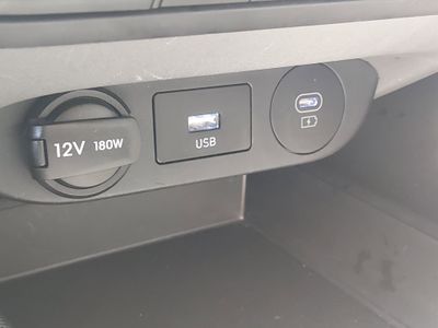 2024 Hyundai Elantra — photo 18 view