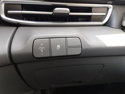 2024 Hyundai Elantra — photo 13 view