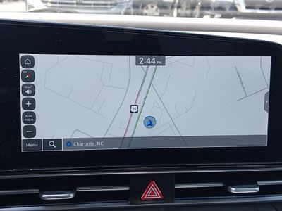 2024 Hyundai Elantra — photo 17 view