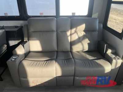 2026 Heartland Bighorn — photo 18 view