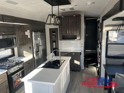 2026 Heartland Bighorn — photo 12 view