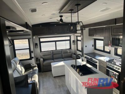 2026 Heartland Bighorn — photo 11 view
