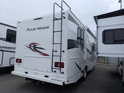 2024 Thor Motor Coach Four Winds — photo 9 view