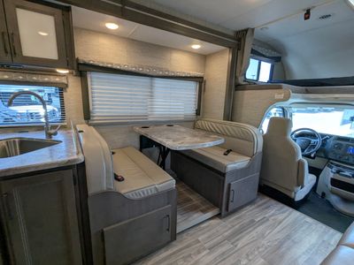 2024 Thor Motor Coach Four Winds — photo 23 view